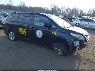 TOYOTA SIENNA 2013