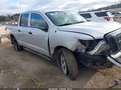 NISSAN TITAN 2018