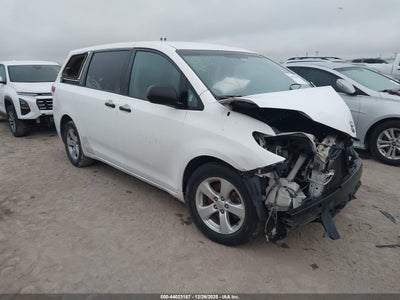 TOYOTA SIENNA 2013