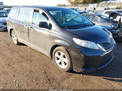 TOYOTA SIENNA 2015
