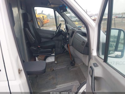 MERCEDES-BENZ SPRINTER 2500 2011