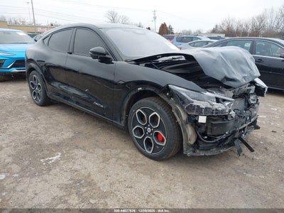 FORD MUSTANG MACH-E 2023