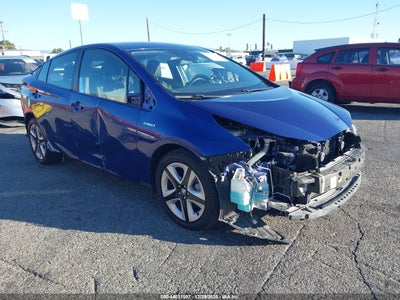 TOYOTA PRIUS 2016