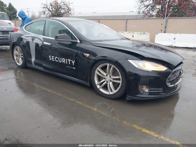 TESLA MODEL S 2014