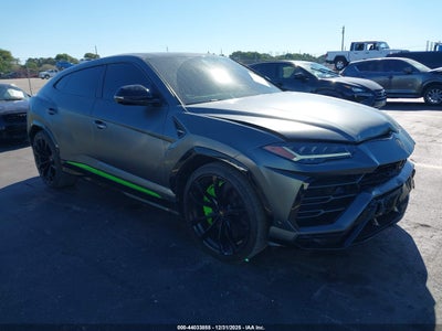 LAMBORGHINI URUS 2020