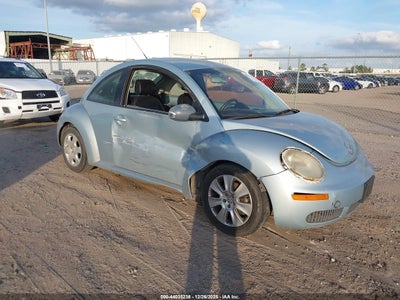 VOLKSWAGEN NEW BEETLE 2009