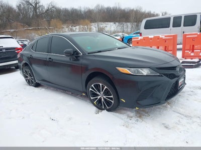 TOYOTA CAMRY 2018
