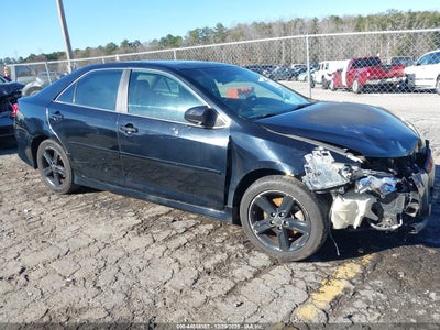 TOYOTA CAMRY 2012