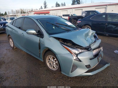 TOYOTA PRIUS 2017