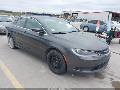 CHRYSLER 200 2015