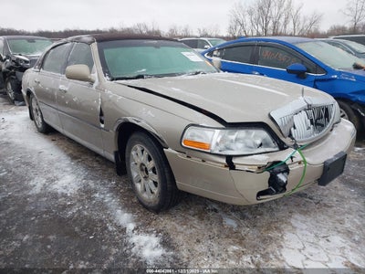 LINCOLN TOWN CAR 2008