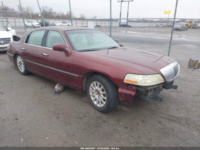 LINCOLN TOWN CAR 2003