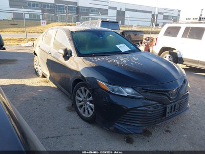 TOYOTA CAMRY 2020