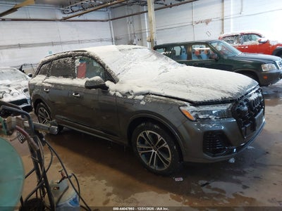 AUDI Q7 2025