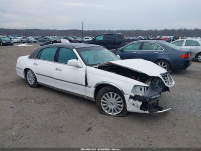 LINCOLN TOWN CAR 2004