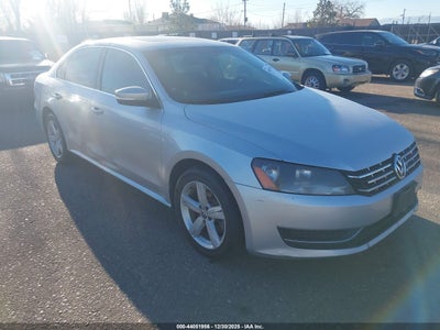 VOLKSWAGEN PASSAT 2013