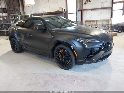 LAMBORGHINI URUS 2025