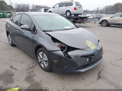 TOYOTA PRIUS 2018