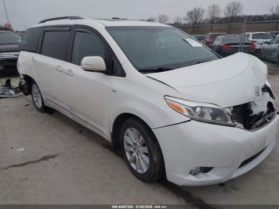TOYOTA SIENNA 2017