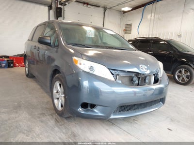 TOYOTA SIENNA 2015