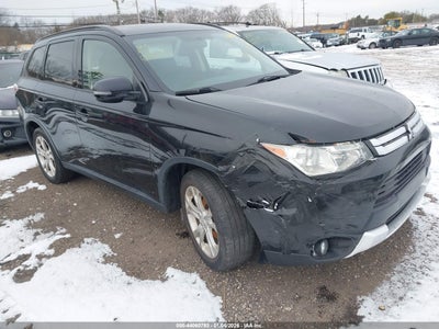 MITSUBISHI OUTLANDER 2015