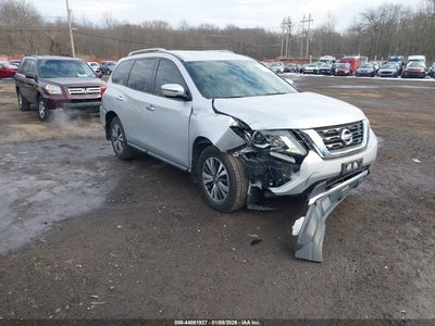 NISSAN PATHFINDER 2017