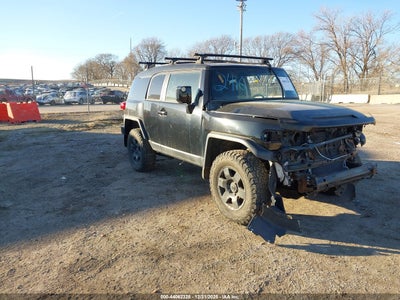 TOYOTA FJ CRUISER 2010