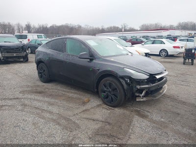TESLA MODEL Y 2025