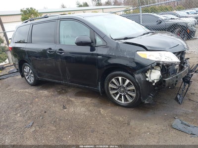 TOYOTA SIENNA 2019