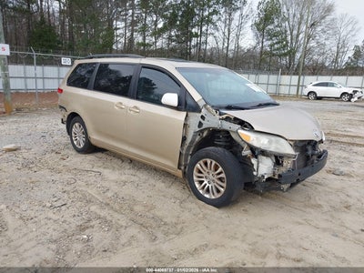 TOYOTA SIENNA 2011