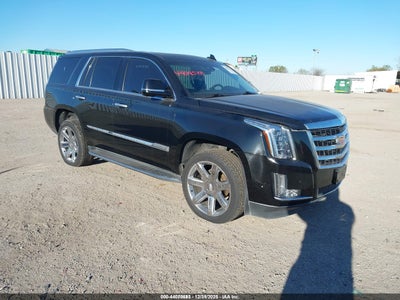 CADILLAC ESCALADE 2017