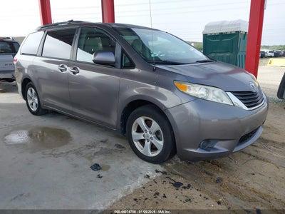 TOYOTA SIENNA 2011