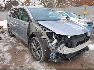 CHRYSLER PACIFICA 2017