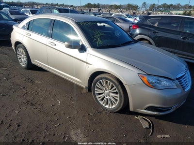 CHRYSLER 200 2013