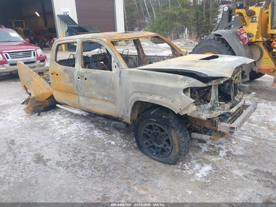 TOYOTA TACOMA 2018
