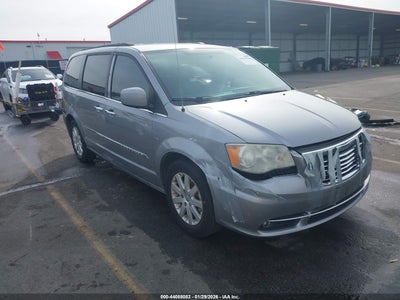 CHRYSLER TOWN & COUNTRY 2013