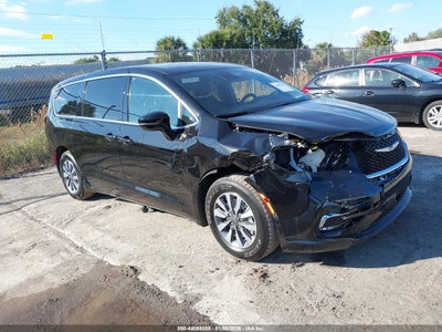 CHRYSLER PACIFICA HYBRID 2025