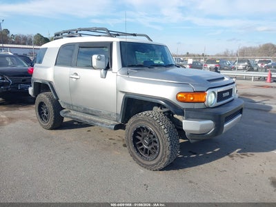 TOYOTA FJ CRUISER 2011