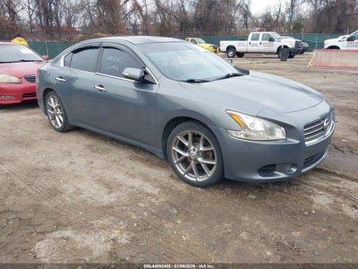 NISSAN MAXIMA 2010