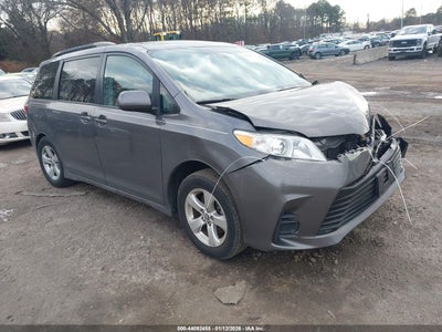 TOYOTA SIENNA 2018