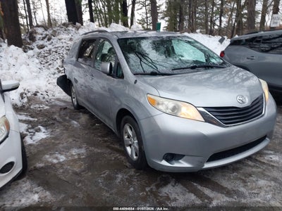 TOYOTA SIENNA 2013