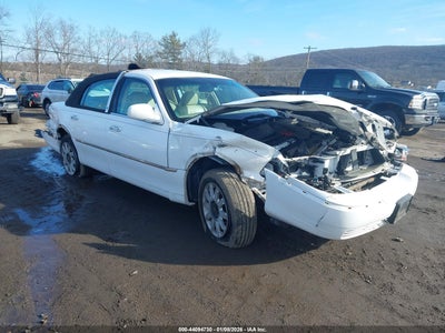 LINCOLN TOWN CAR 2008