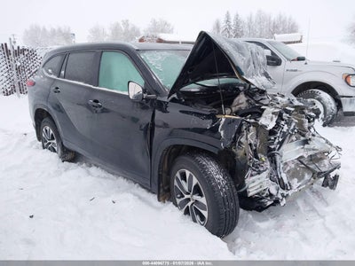TOYOTA HIGHLANDER 2023