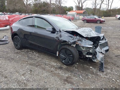 TESLA MODEL Y 2026