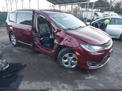CHRYSLER PACIFICA 2017