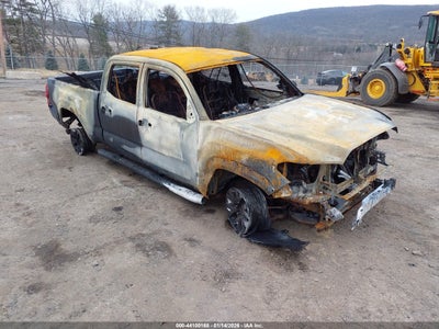 TOYOTA TACOMA 2017