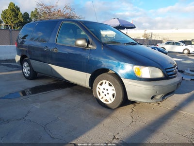 TOYOTA SIENNA 2001