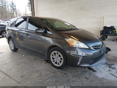 TOYOTA PRIUS V 2012