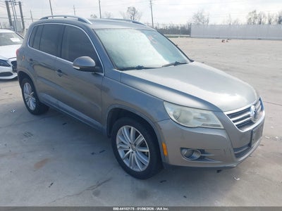 VOLKSWAGEN TIGUAN 2011