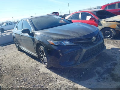 TOYOTA CAMRY 2018